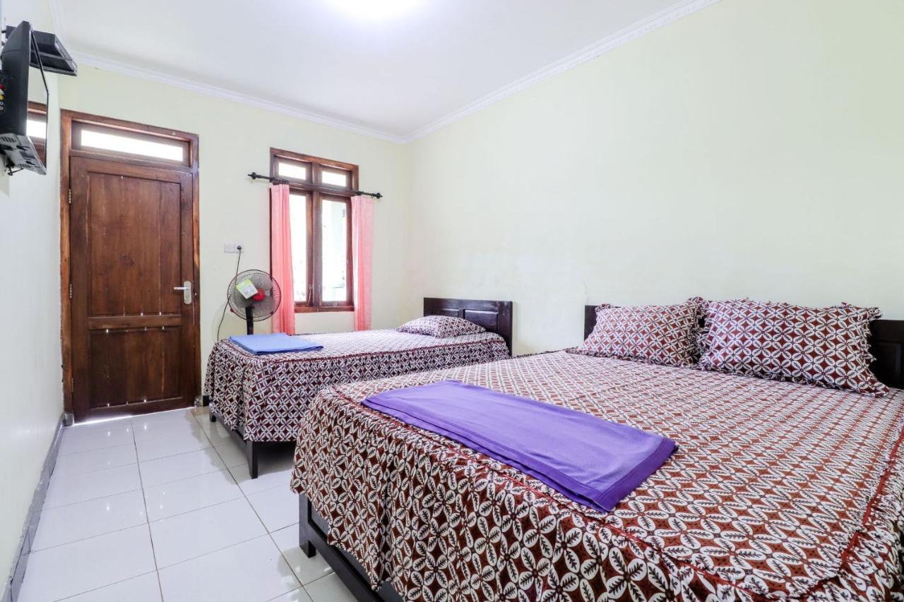 Rock Garden Homestay & Resto Tepus Экстерьер фото